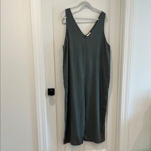 Sleeveless V-Neck Wide Leg Cropped Jumpsuit W/ Pockets in Olive XXL Linen/Rayon